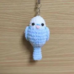 セキセイインコのあみぐるみキーホルダー - メルカリ