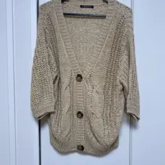 ベージュ Vネック ボタン付き ニットカーディガン M