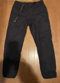 ユニクロ ブラックカーゴパンツ 、裏起毛、調整可能ウエスト