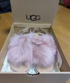 UGG ピンクファーサンダル HOLLY 23cmのサムネイル