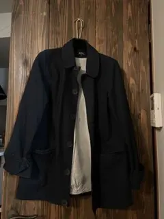 APCのトレンチコート