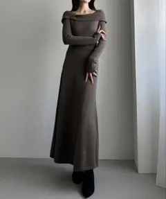 新品未使用/アシメオフショル風ニットフレアワンピ/Sサイズ/チャコール