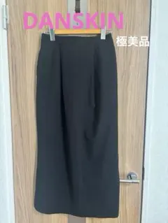 最終セール！極美品　ダンスキン　黒　ストレッチ　スカートのサムネイル