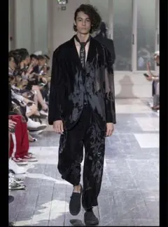 か*の様 sacai 25aw テーラードジャケット 黒 ランウェイ着用 sacai 25aw テーラードジャケット 黒 ランウェイ着用 - メルカリ
