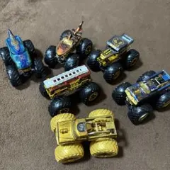 【ゴールド】Hot Wheels モンスタートラック 8台セット