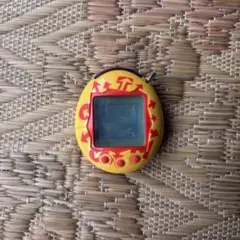 【ジャンク品】　たまごっち　イエロー
