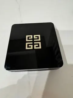 Givenchy ソワン ノワール UV コンパクトのサムネイル