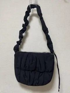 【新品】apartbylowrys ギャザーシャーリングショルダーバッグのサムネイル