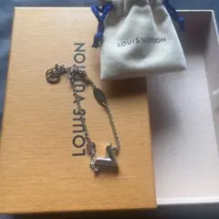 LOUIS VUITTON 銀飾手鍊 Essential V