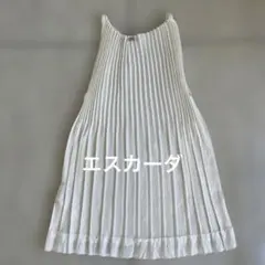 エスカダ　プリーツ ノースリーブトップスのサムネイル