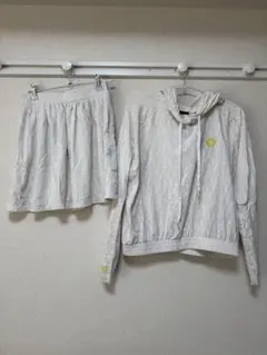 パーリーゲイツ　ホワイトフード付きパーカーとスカートのセットアップ