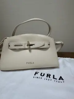 FURLA ホワイト レザー ショルダーバッグ