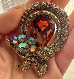 アンティーク調 ストーン ブローチ ゴールド 華やか ヴィンテージ風 値下げ