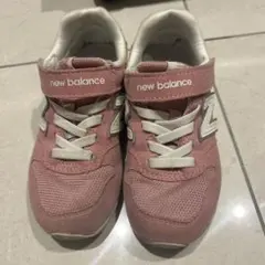 New Balance ピンク スニーカー 18