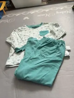 ユニクロ　UNIQLO 長袖パジャマ 100cm