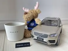 ボルボ　 XC90 ミニカー 1/18のサムネイル