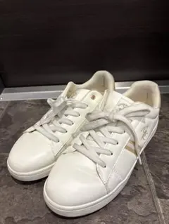【値下げ】B.H.P.C. ホワイト スニーカーのサムネイル