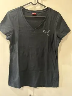 PUMA プーマ　ブラック Vネック Tシャツ