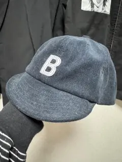 BEAMS ネイビー コーデュロイ キャップ B刺繍のサムネイル