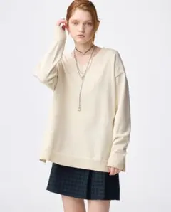 GUジーユー　ネックニットプルオーバー　ナチュラル