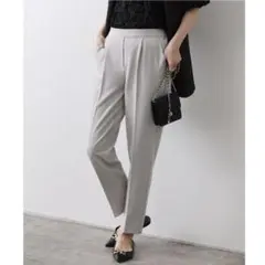 Pierrot ピエロ 高見えすっきりテーパードパンツ