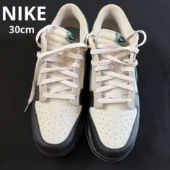 NIKE Dunk Low スニーカー　30センチのサムネイル
