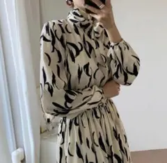 ボウタイ ワンピース ♡ ホワイト　総柄　モノトーン　フォーマル