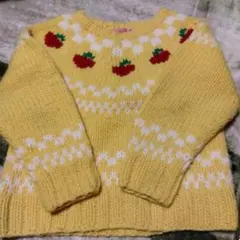 りんごイエローニットセーター