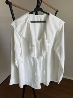 GU ビッグカラー フリルブラウス ホワイト