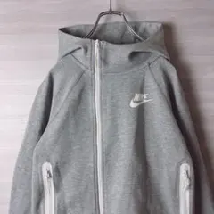 美品ナイキ　NIKE レディース　テックフリース　フルジップパーカー　古着