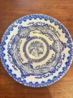 青と白の伝統的な模様の皿 約20cm
