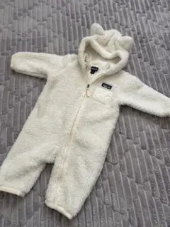 patagonia ベビー・ファーリー・フレンズ・バンティング　3-6M
