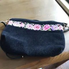花柄刺繍 黒 ショルダーバッグ