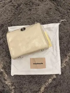 minitmute Brett Mini Mu アイボリー ショルダーバッグのサムネイル