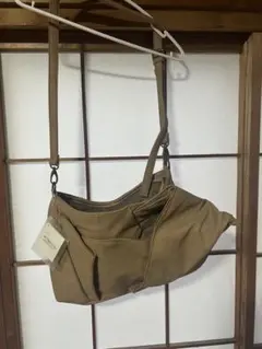 ATTENTLON ショルダーバッグ ベージュ 無地