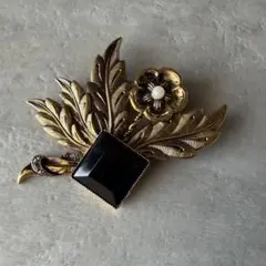 ヴィンテージ風 ボタニカル ブローチ アンティークカラー ゴールド