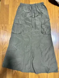 GU ジーユー　カーゴマキシスカート　カーキ　Mサイズ　352182