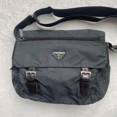 PRADA プラダ　ショルダーバッグ　メッセンジャー　三角ロゴ　プレート