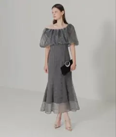 オフショルダー刺繍マーメイドドレス