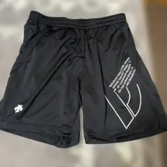 ⭐︎値下げしました⭐︎DESCENTE ブラックショートパンツ
