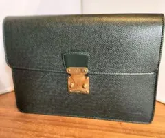 LOUIS VUITTONルイヴィトン タイガ クラッチバッグ 緑M30194