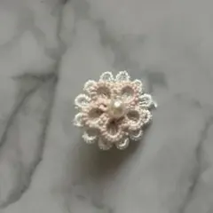 タティングレース フラワーモチーフブローチ