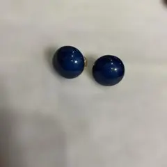 青いボール型ピアス ゴールド金具