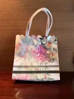 TED BAKER 花柄 トートバッグ　　大のサムネイル