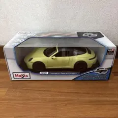 新品 Maisto 1/18 Porsche 911 Targa 4 GTSのサムネイル