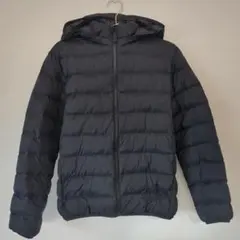 ユニクロ ブラックダウンコート キッズ フード付き