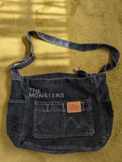 NIKEのプールバック＆SHEIN　ショルダーバック　ＴＥＭＵの新品バックつき。