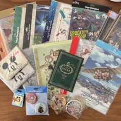 【新品未使用】ディズニー グッズ ステーショナリー　ポーチ　バッチ　まとめ売り