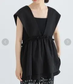 切替ギャザーベスト　BLACK　アーバンリサーチ