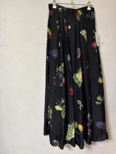〈新品タグ付〉 CABaN スカートHARVEST シルク トゥモローランドのサムネイル